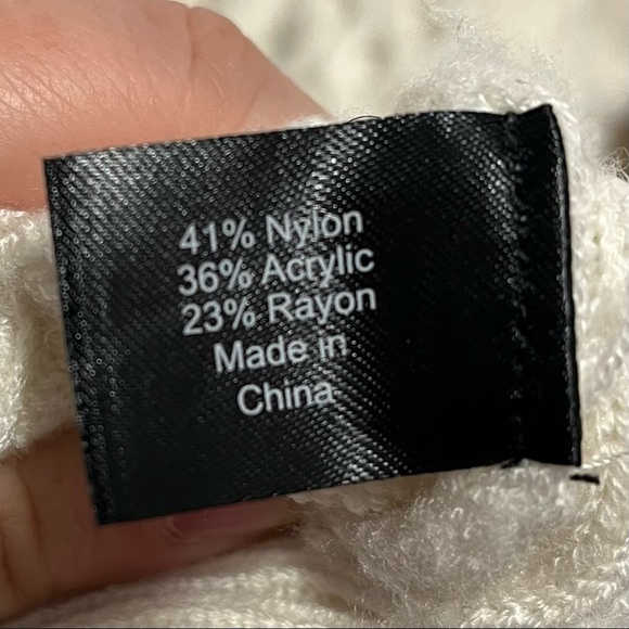 ➕ Lane Bryant Cold Shoulder Cable Knit Sweater - Picture 8 of 11